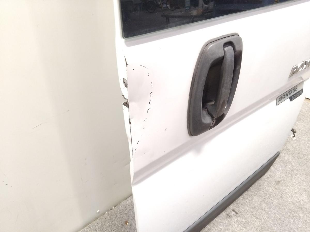 Peugeot Boxer 3 250 Facelift Heckfl&uuml;gelt&uuml;r Heckt&uuml;r rechts mit Scheibe Bj.2017