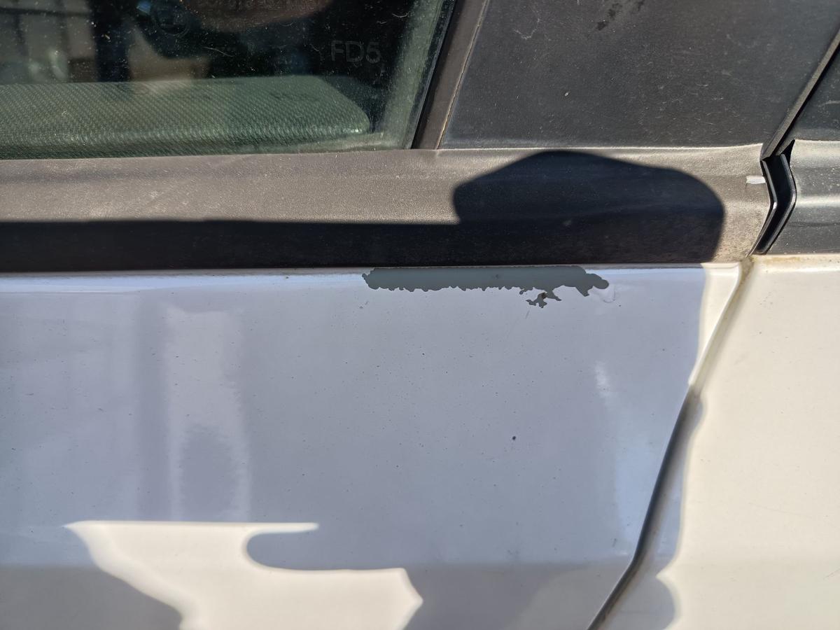 Hyundai I30 FD original T&uuml;r vorne links Crystal White Baujahr 2009