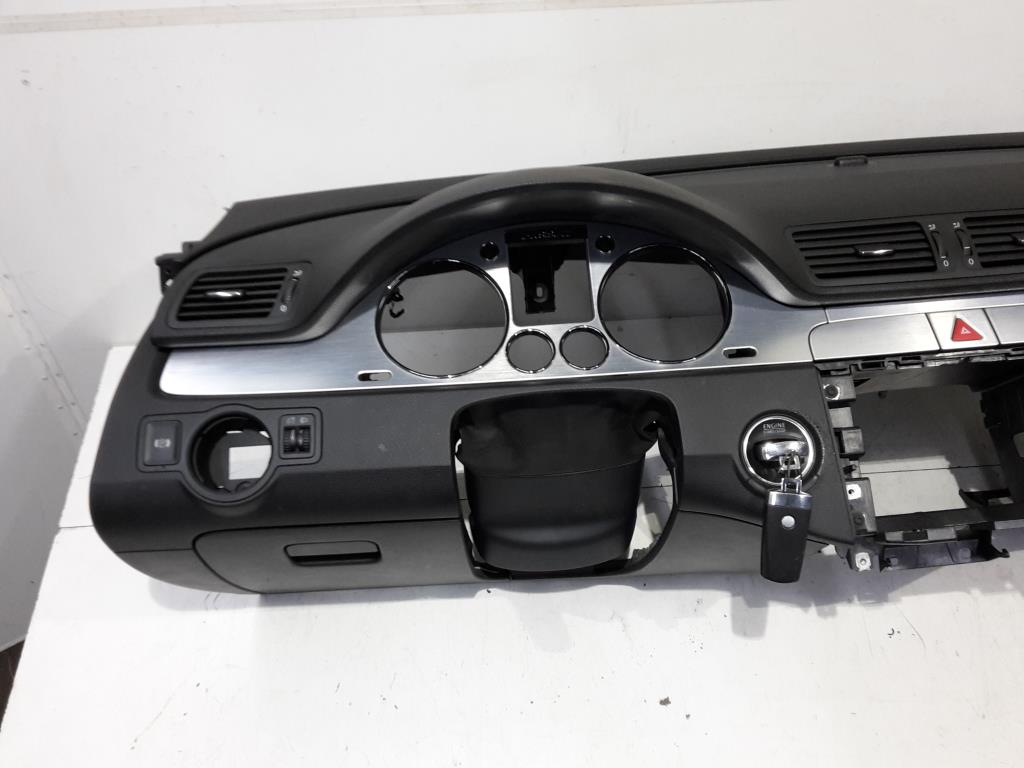 VW Passat 3C BJ 2005 Armaturenbrett Armaturentafel 3C1857003