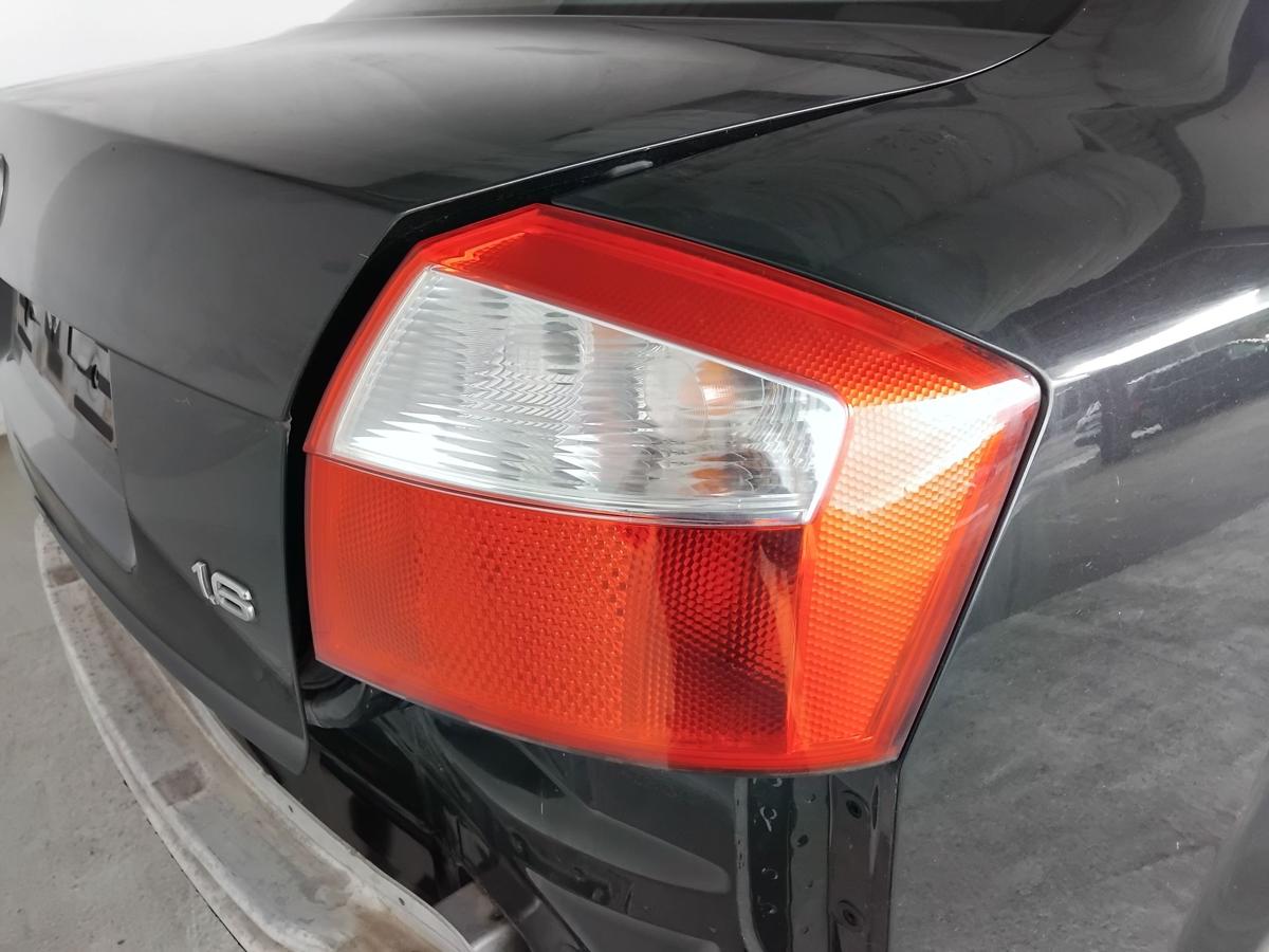 Audi A4 8E B6 Limousine original Rückleuchte Schlussleuchte rechts BJ2002