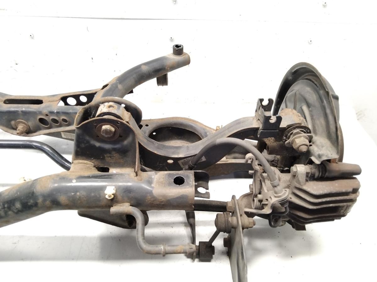 VW Golf 6 Fließheck original Hinterachse Achsträger mit Achsschenkel BJ2012