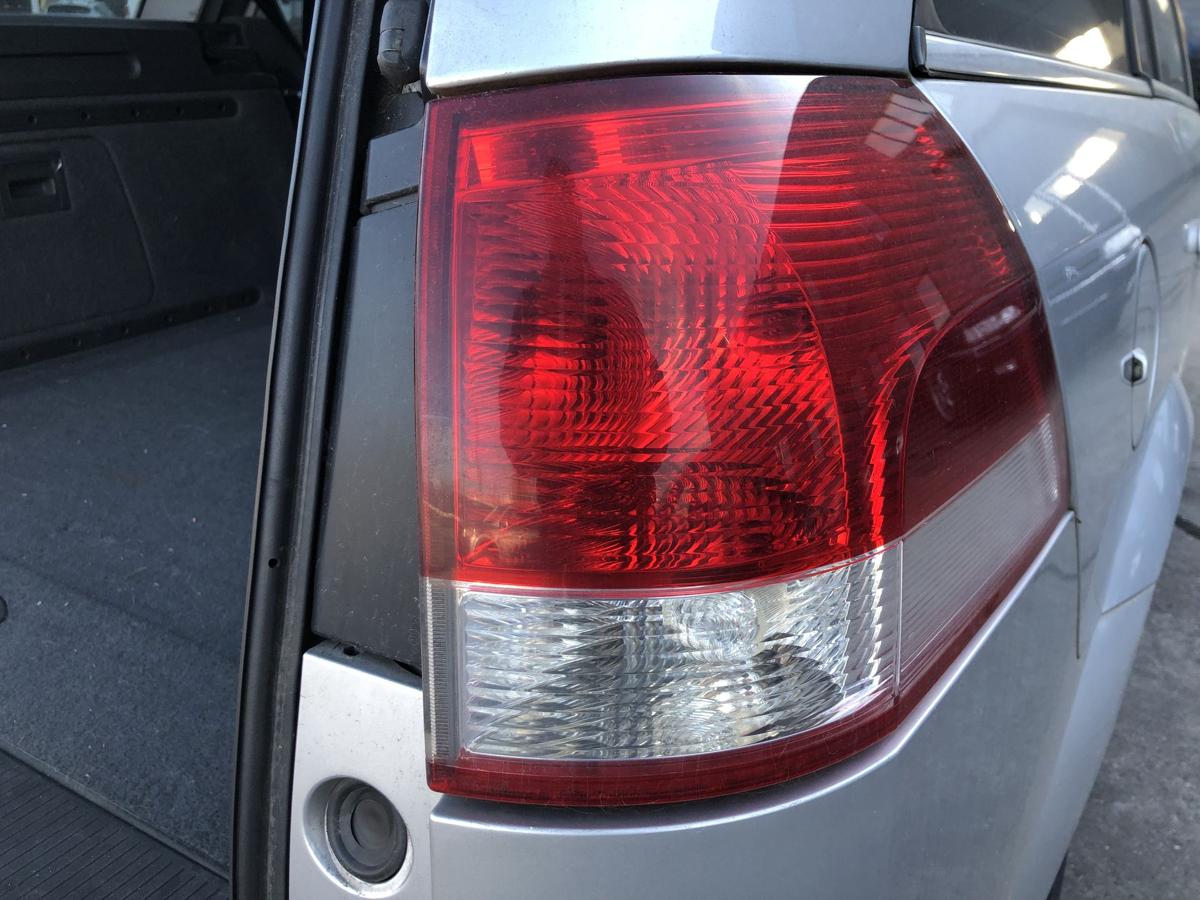 Opel Vectra C Caravan bis05 R&uuml;ckleuchte au&szlig;en rechts Ecke Heckleuchte Kombi