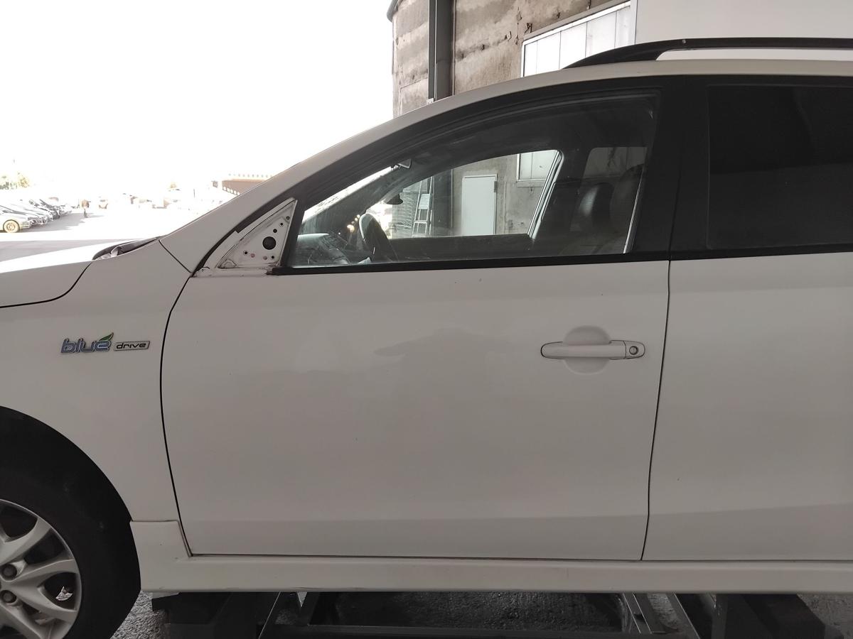 Hyundai i30 CW Kombi Tür vorn links Fahrertür weiss 7F BJ2010 tschechische Produktion