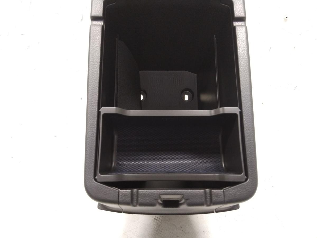 Mitsubishi Eclipse Cross original Armlehne Mittelarmlehne Mittelkonsole