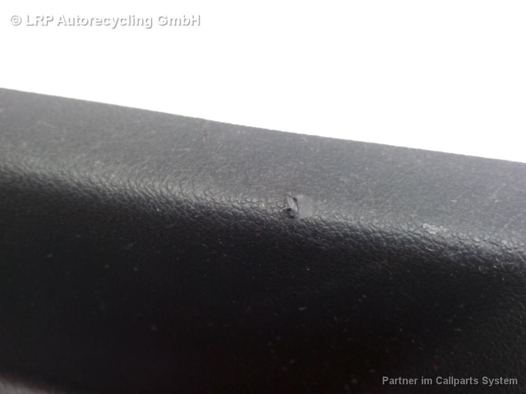 Verkleidung Stufe Vr 7H0863736B VW T5 (7h, Ab 04/03) BJ: 2003