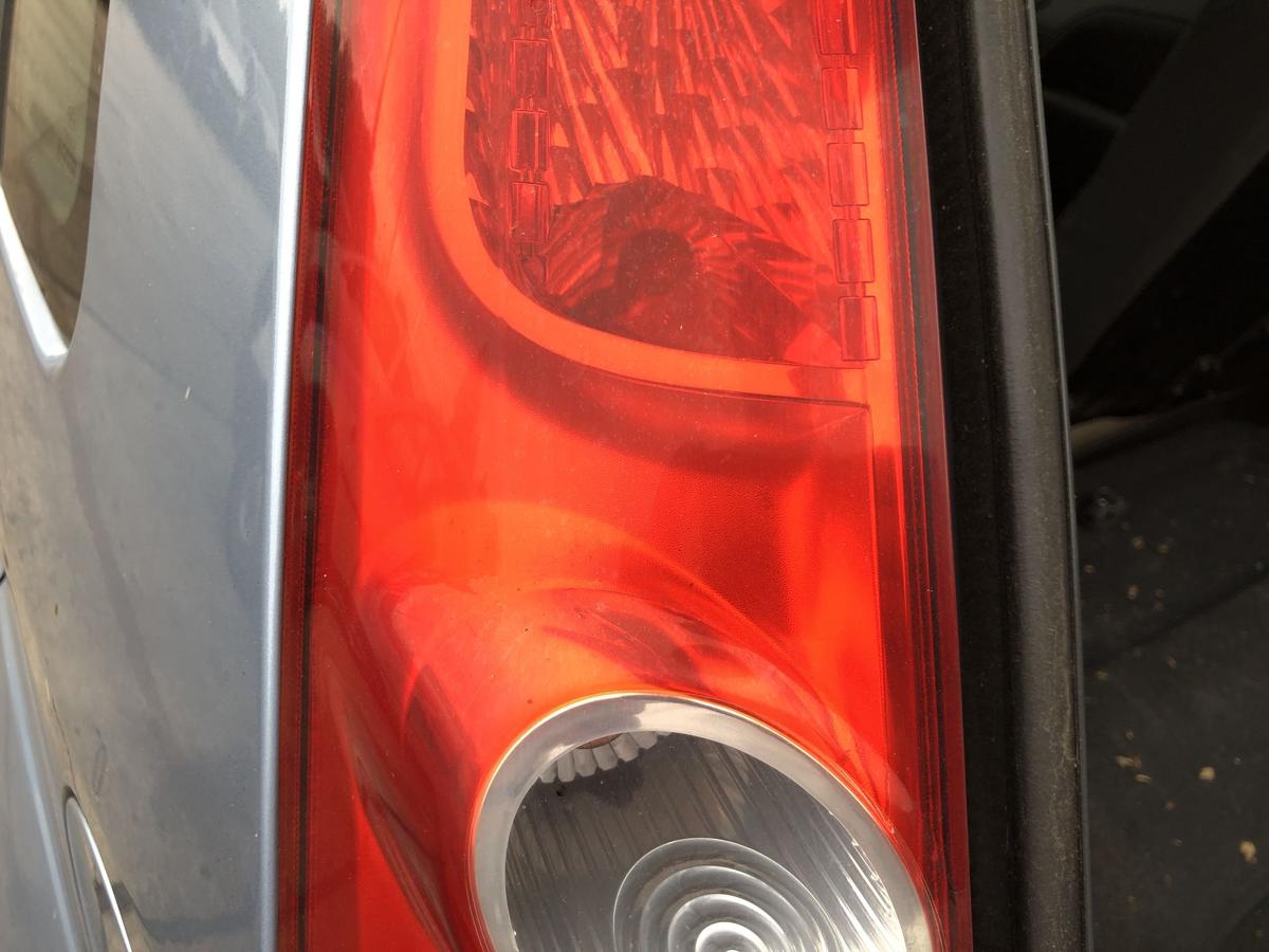 Ford Fiesta JD JH ab05 R&uuml;ckleuchte links R&uuml;cklicht Heckleuchte NUR 5 t&uuml;rer