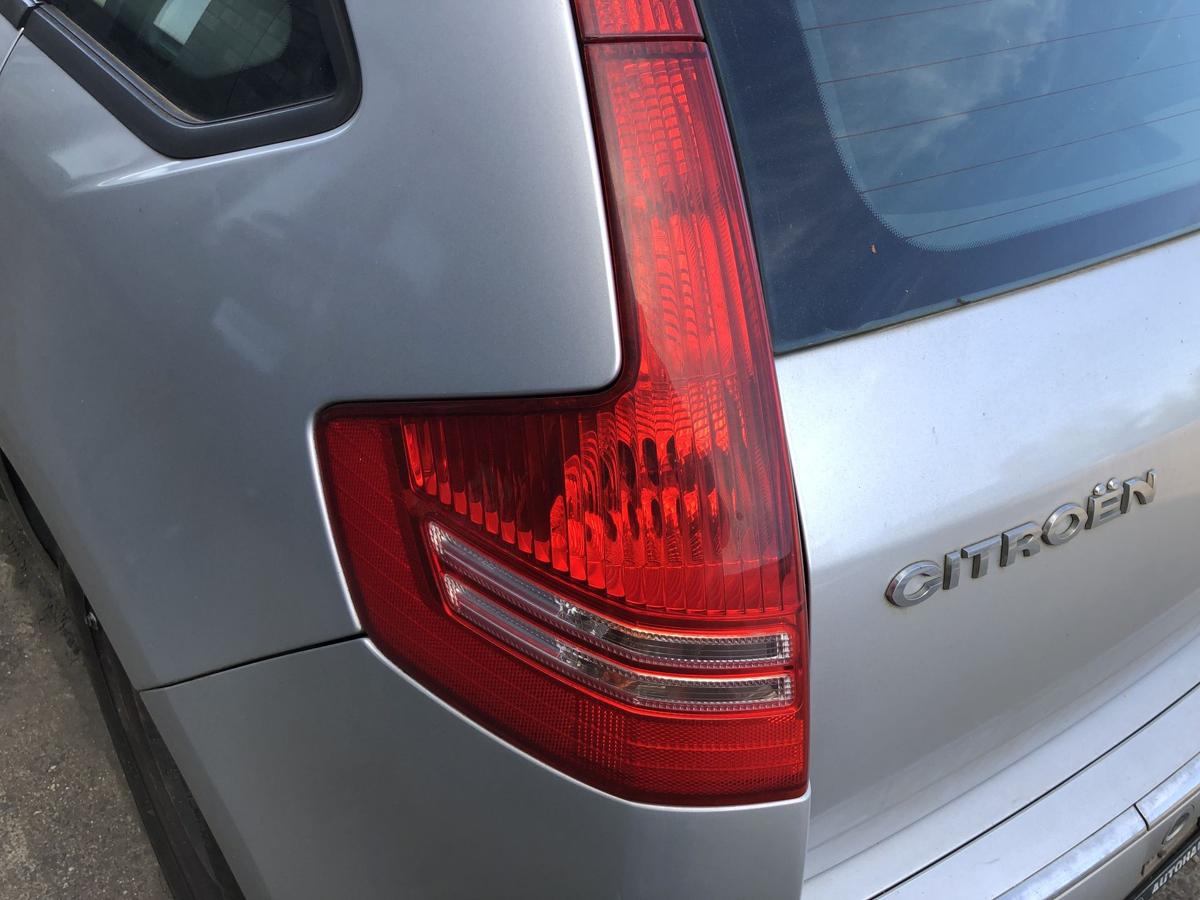 Citroen C4 Typ L R&uuml;ckleuchte links Ober- und Unterteil 5 t&uuml;rig R&uuml;cklicht