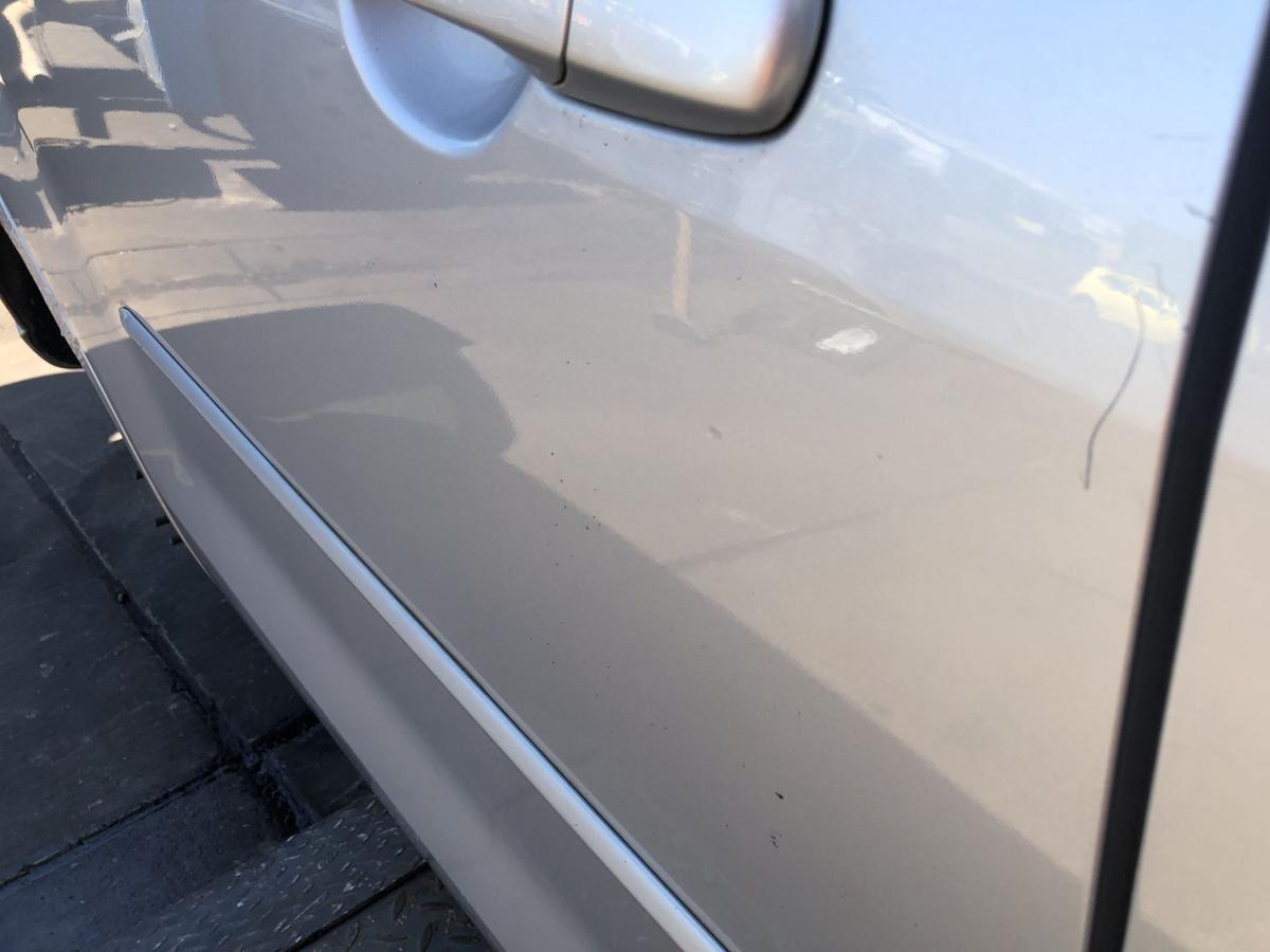 Mazda 5 original Schiebetür manuell hinten rechts Fond 22V Satinsilber Bj 2006