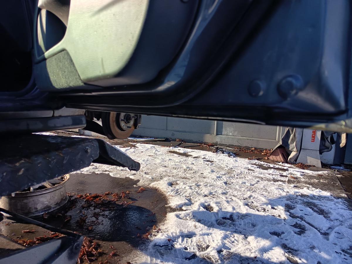 Volvo V40 original T&uuml;r vorn rechts Beifahrer (roh) Titangrau Bj 2001