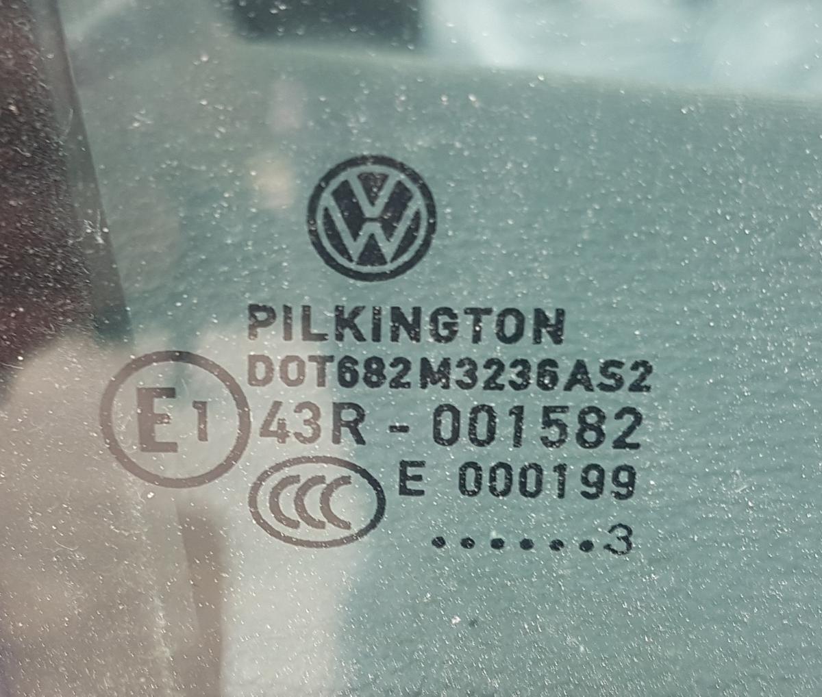 VW Touran 1T3 T&uuml;rscheibe vorn rechts in gr&uuml;ncolor Bj2013