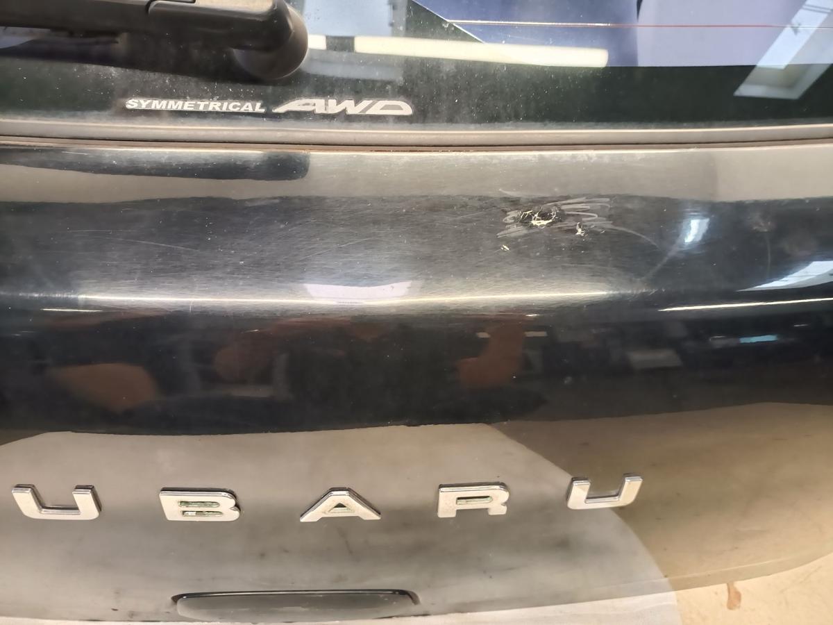 Subaru Impreza Kombi GD orig Heckklappe mit Scheibe Spoiler 32J Schwarz Bj 2004