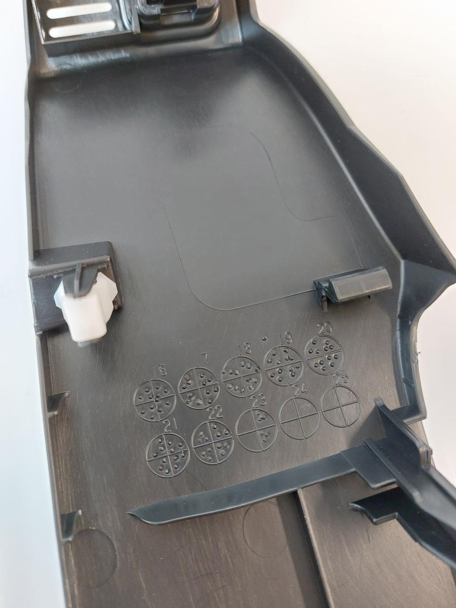 Mitsubishi Eclipse Cross GK0 ab21 Verkleidung Armaturenbrett Taster Schalter PDC