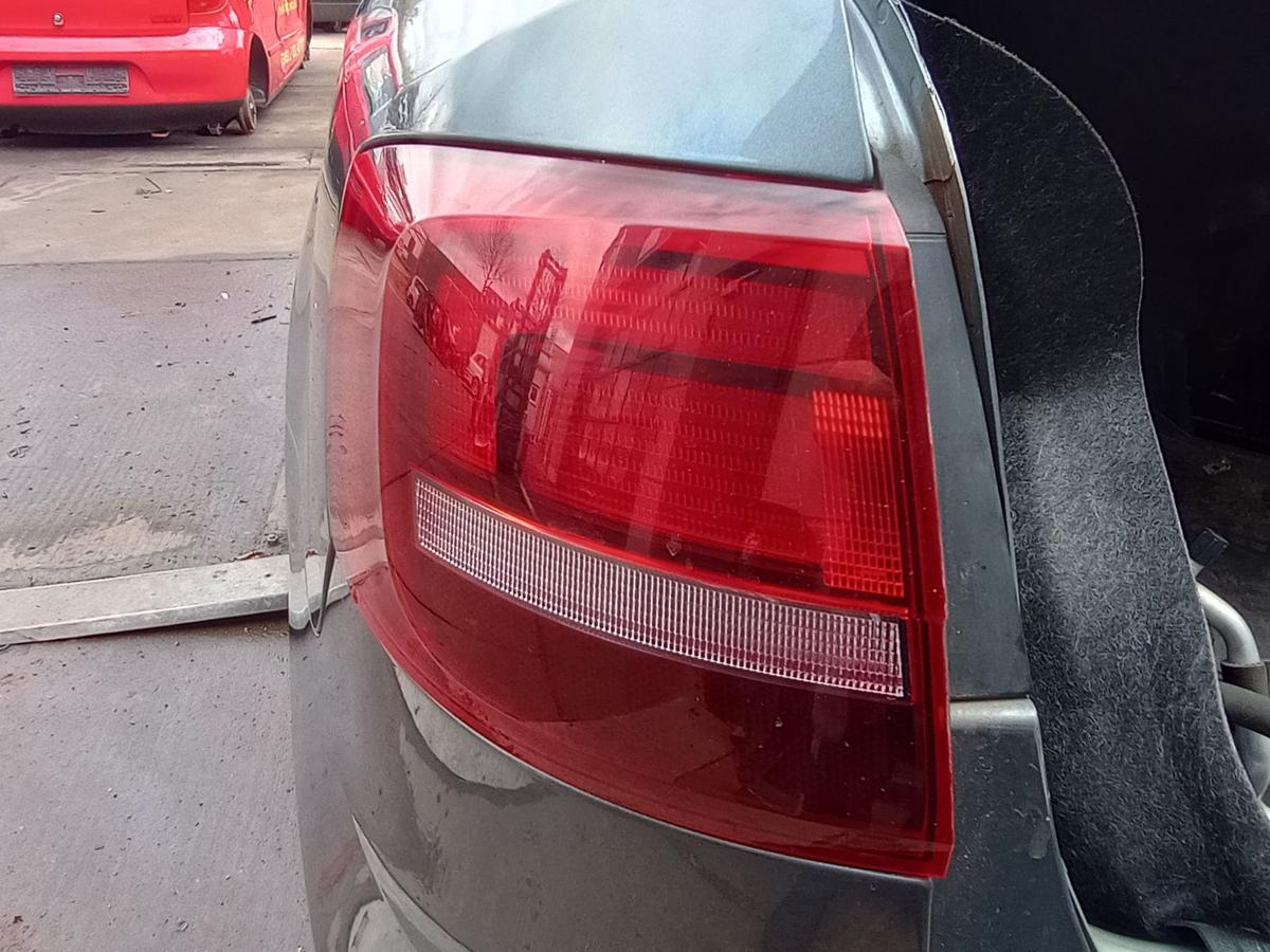 VW Jetta VI orig Rückleuchte links aussen Heck Schluss Licht Bj 2016