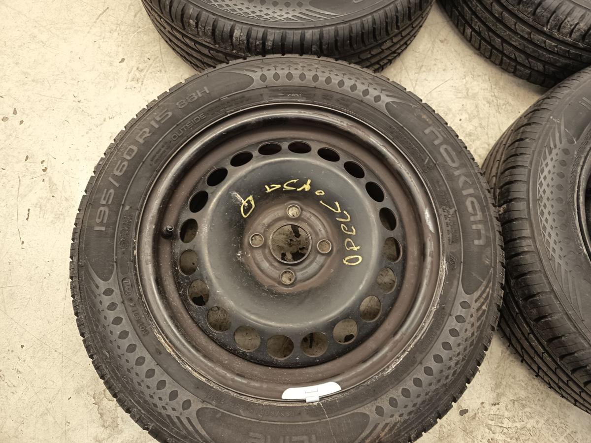 Opel Corsa D Bj 2007 original Satz Stahlfelgen 6x15 ET 39 Lochkreis 4x100