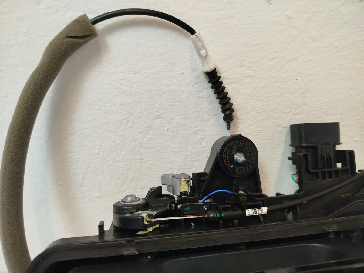 NIO EL6 Elektro SUV T&uuml;rgriff hinten links Au&szlig;engriff elektrisch schwarz