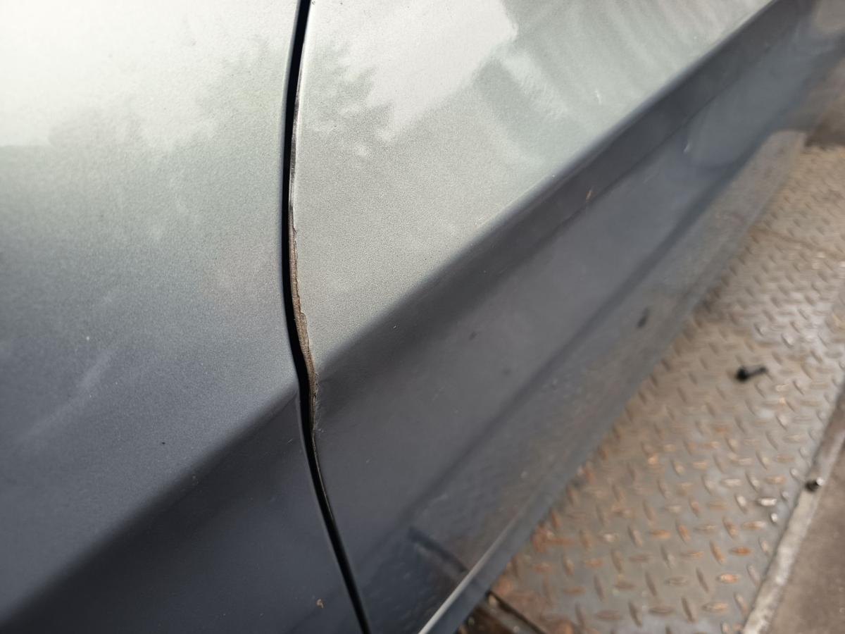 BMW E90/91 original T&uuml;r vorn links Fahrer A34 Arktis vor LCI Bj 2006