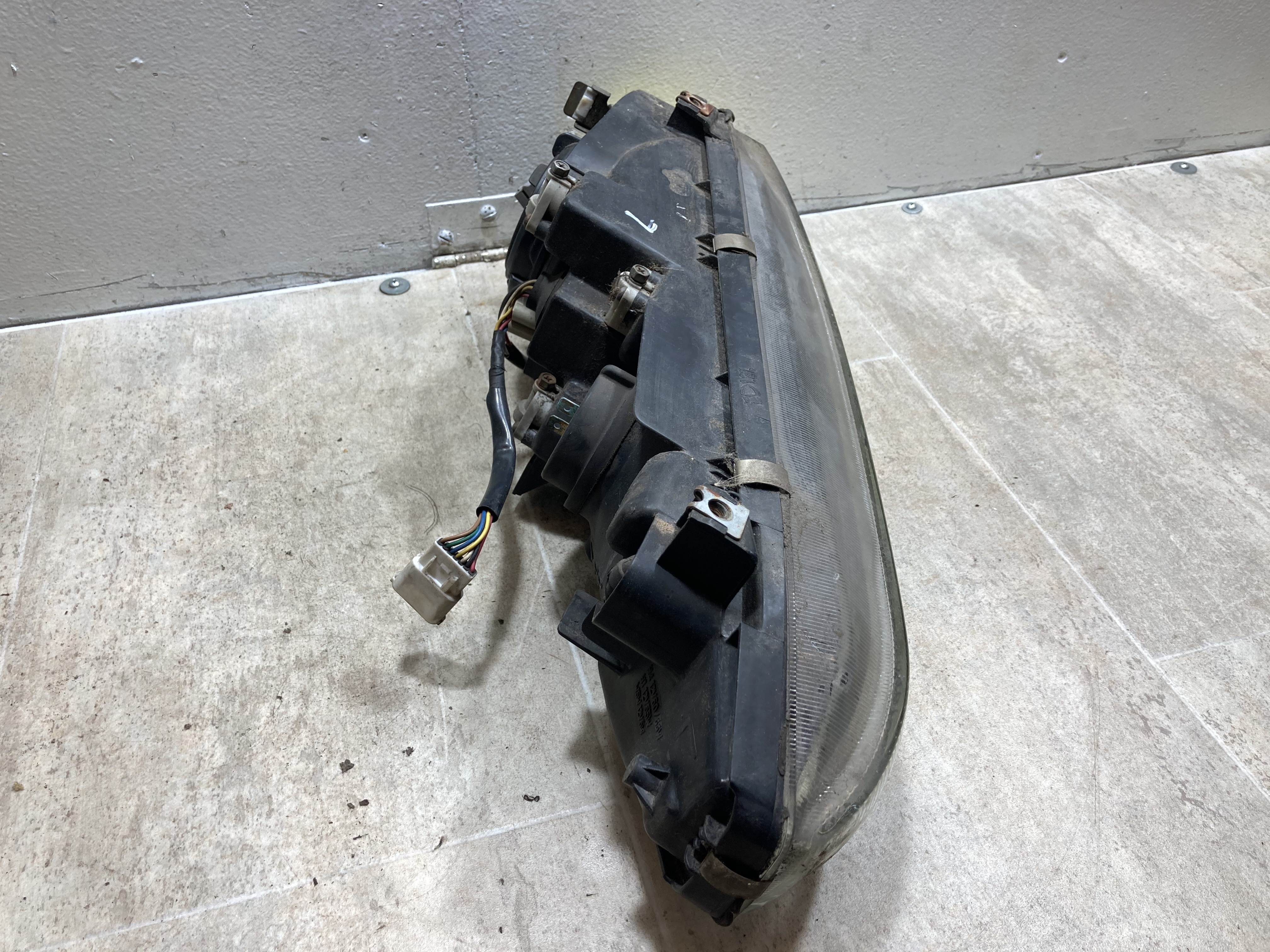 Mitsubishi Galant E50 93-96 Scheinwerfer vorn links Lampe Koito