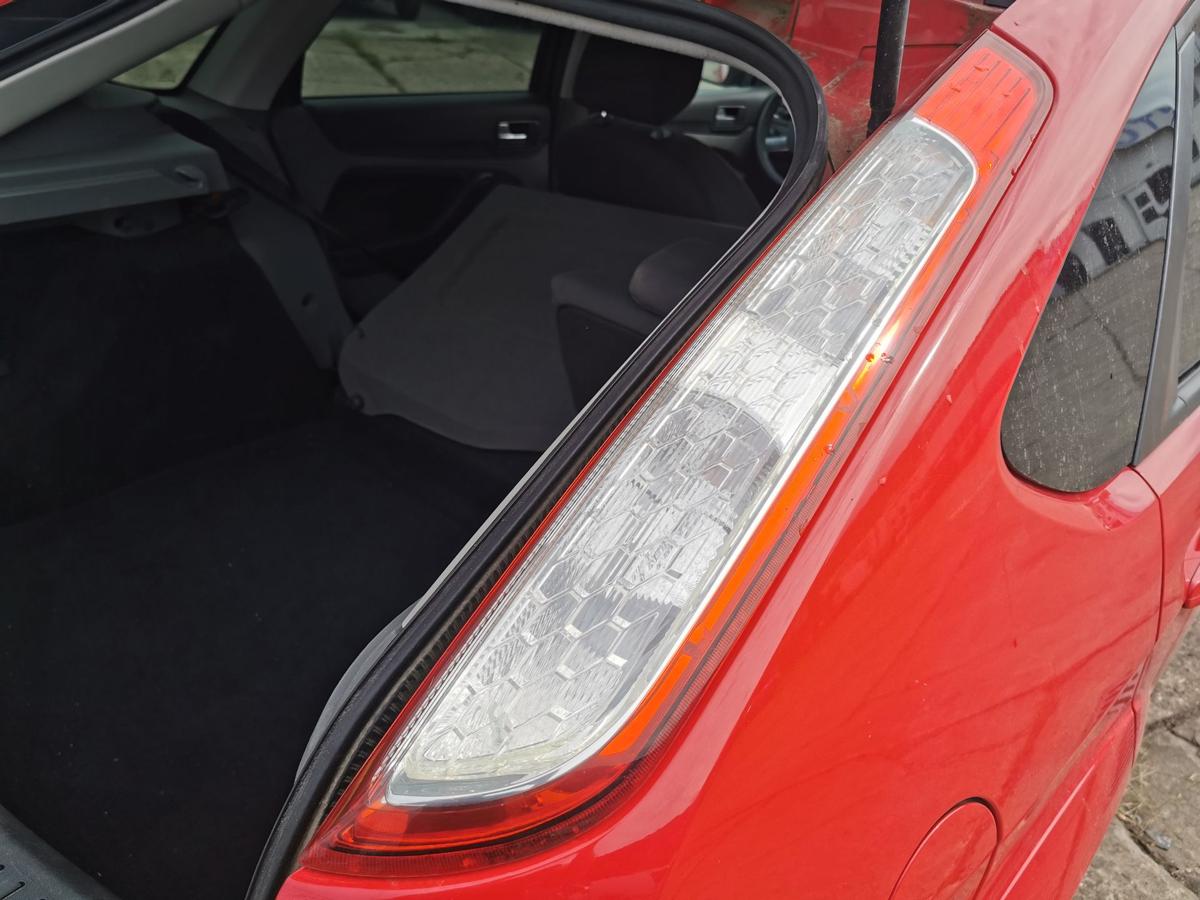 Ford Focus DA3 Rückleuchte Schlussleuchte Rücklicht hinten rechts 5 Türer TEXT