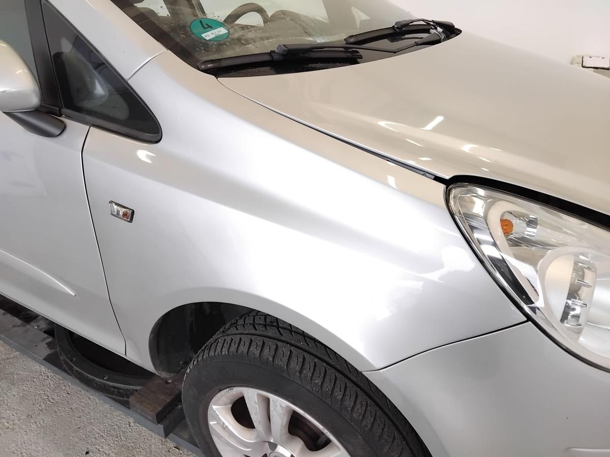Opel Corsa D original Kotflügel vorn rechts 2AU starsilber III Z157 BJ2006