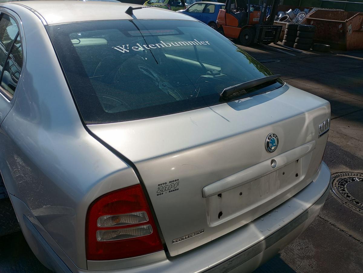 Skoda Octavia 1U orig Heckklappe mit Scheibe Schrägheck LF7T Silber Bj 2003