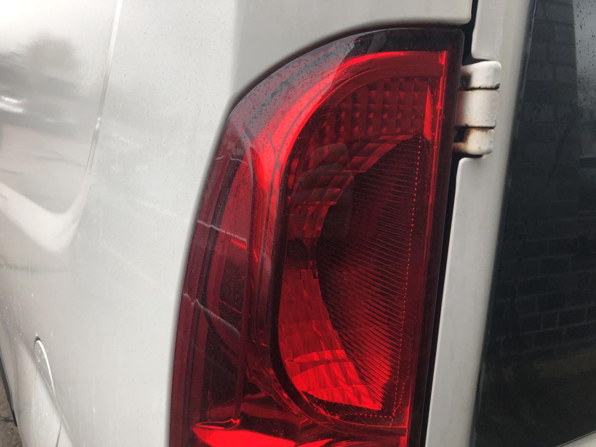 Fiat Doblo Cargo 263 Rückleuchte links Rücklicht Heckleuchte Flügeltürer