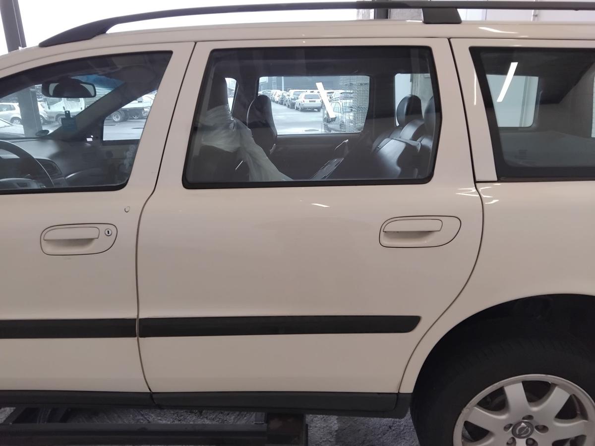 Volvo V70 II Kombi T&uuml;r hinten links weiss White Solid BJ2002