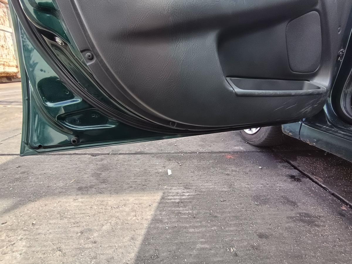 Toyota Avensis T22 original T&uuml;r Roht&uuml;r vorne links 6S3 Gr&uuml;n Baujahr 2001