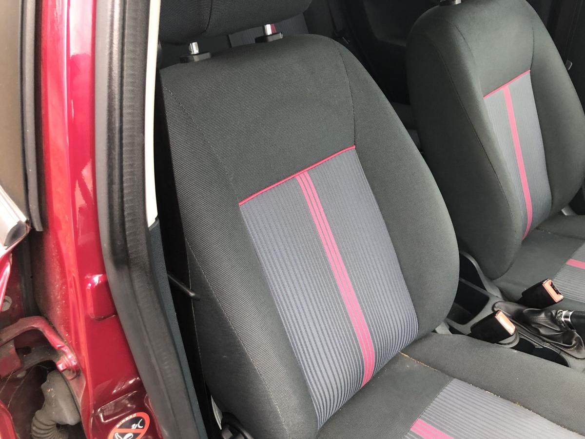 Sitz vorn rechts Beifahrersitz Stoff Autositz Heizung 5 trg Ford Fiesta JA8 2AJ