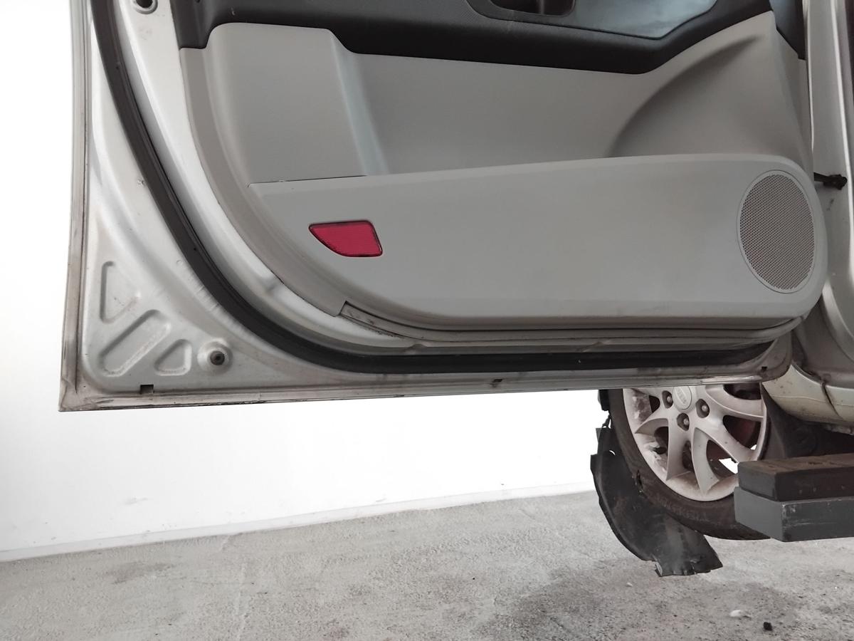 Kia Ceed Kombi ED Tür vorn links Fahrertür 9S Machine Silver BJ2007