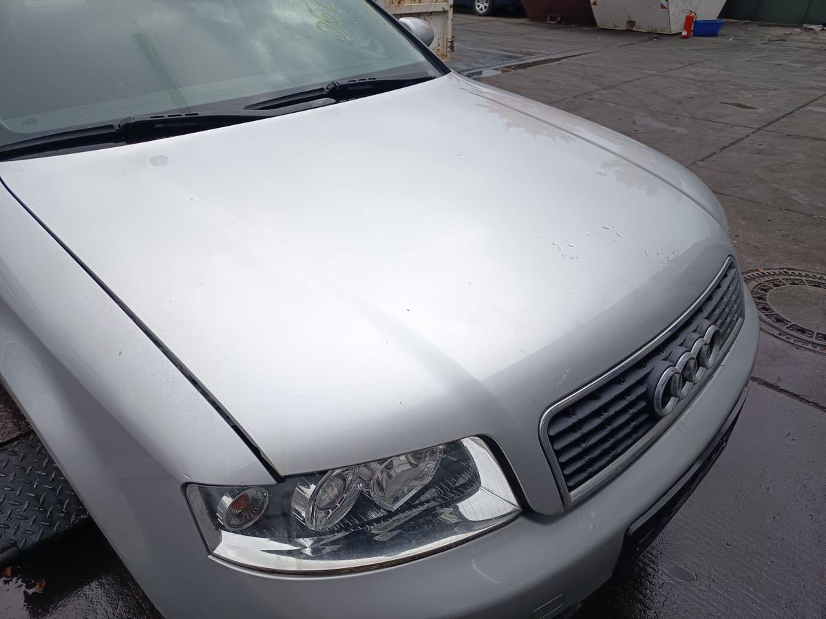 Audi A4 8E B6 original Motorhaube Klappe/Deckel vorn/Front Y7W Lichtsilber Bj 03