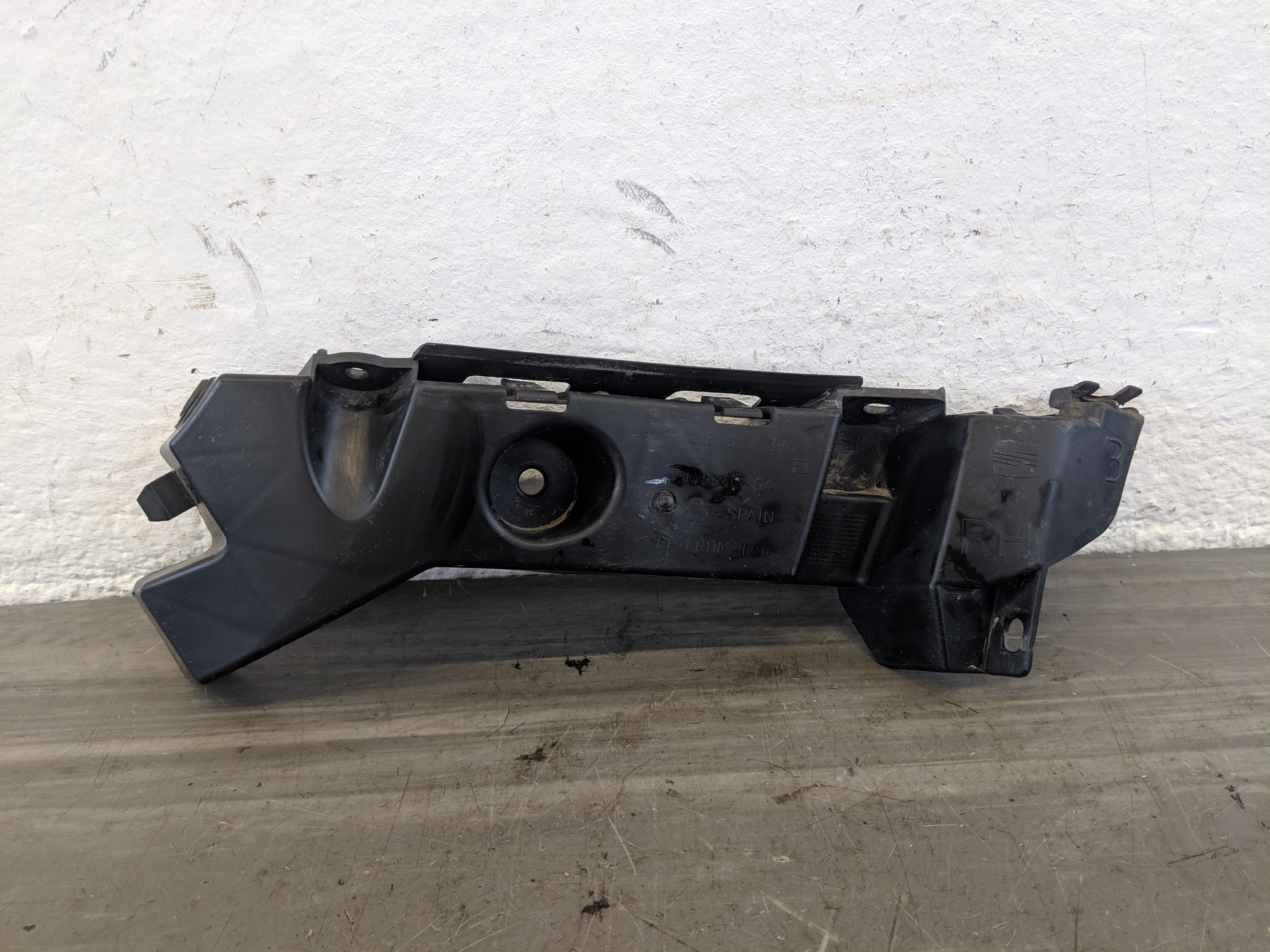 Seat Ibiza 6J Bj 10 Halter Stossfänger hinten rechts OE 6J3807394