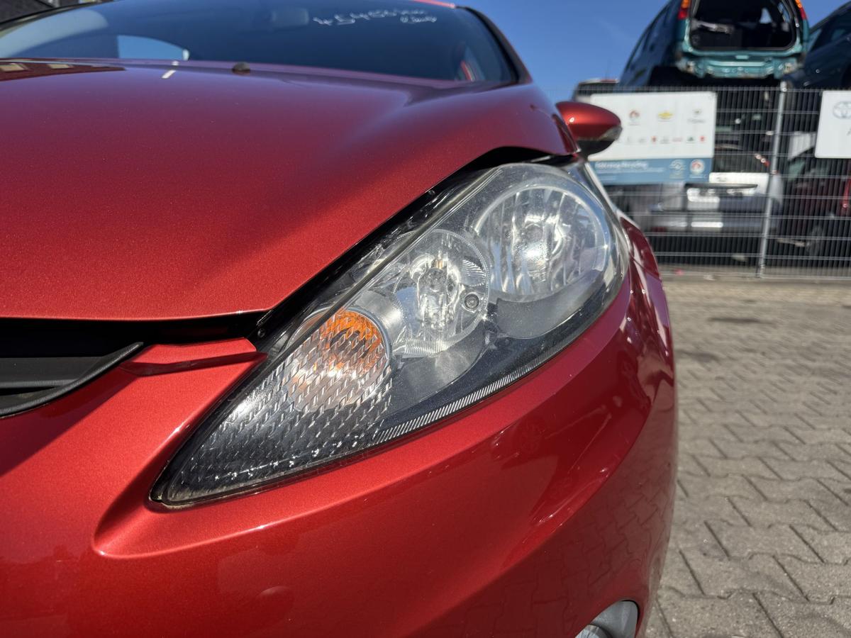 Ford Fiesta JA8 original Scheinwerfer links Halogen Bj.2010