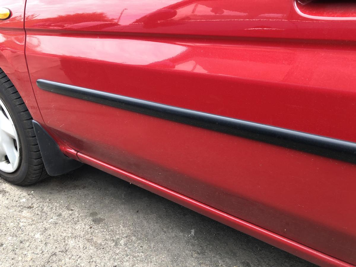 Mazda Demio DW T&uuml;r vorn links Fahrert&uuml;r im Rohbau rot Autot&uuml;r