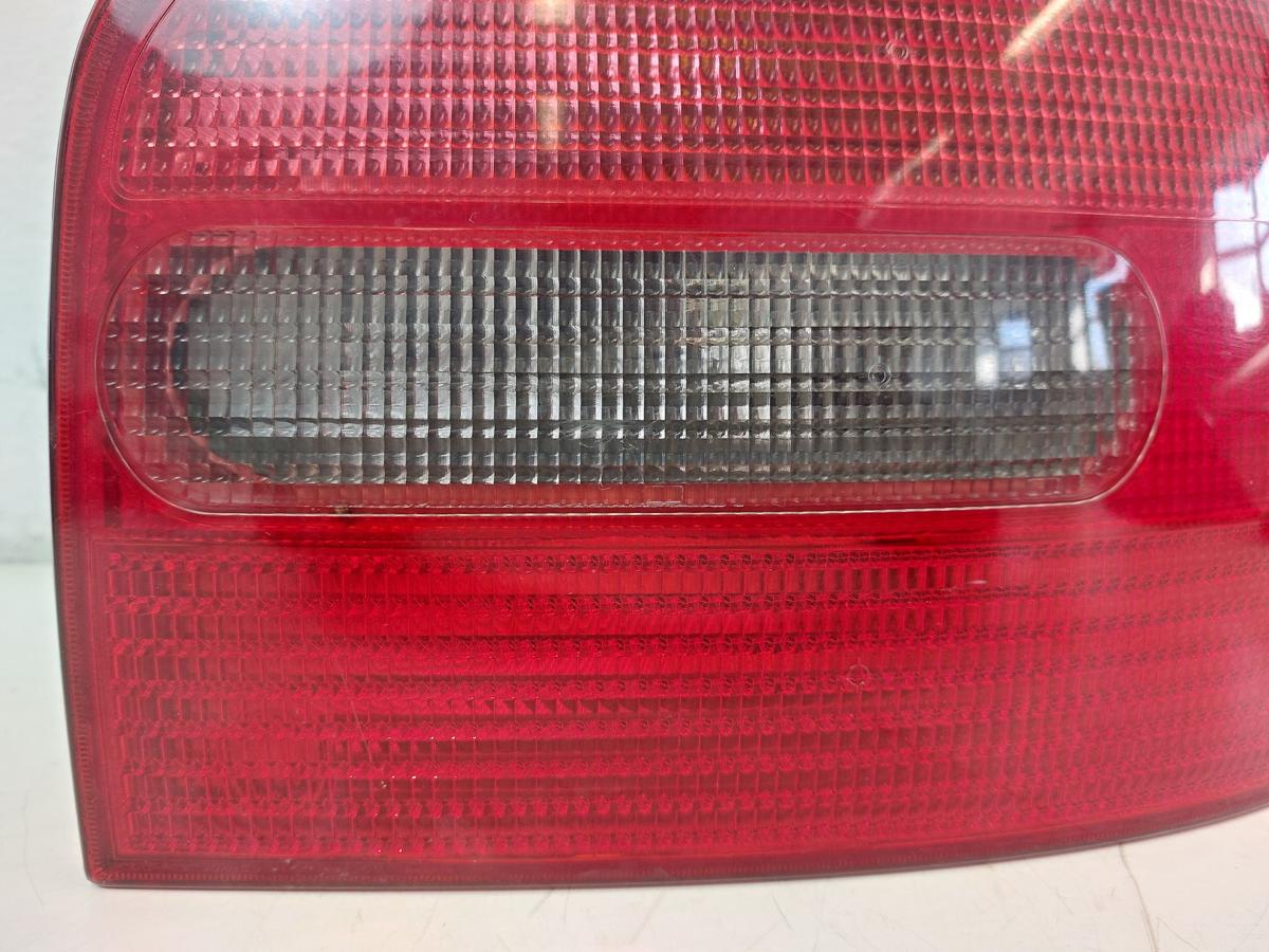Audi A3 8L R&uuml;ckleuchte Schlussleuchte hinten rechts OE 3 T&uuml;rer bis Bj 2000