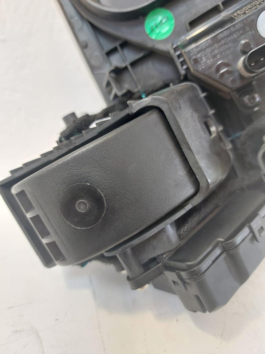 NIO ET7 Elektro Ladeanschluss Ladeklappe Deckel Ladedose Sunrise Beige