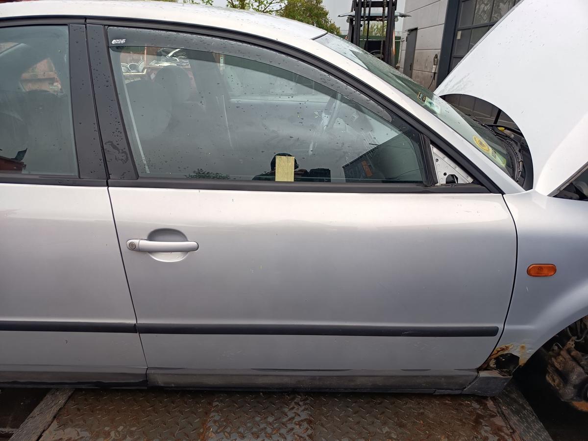 VW Passat 3B original T&uuml;r vorn rechts Beifahrer B7Z Satinsilber Bj 1997