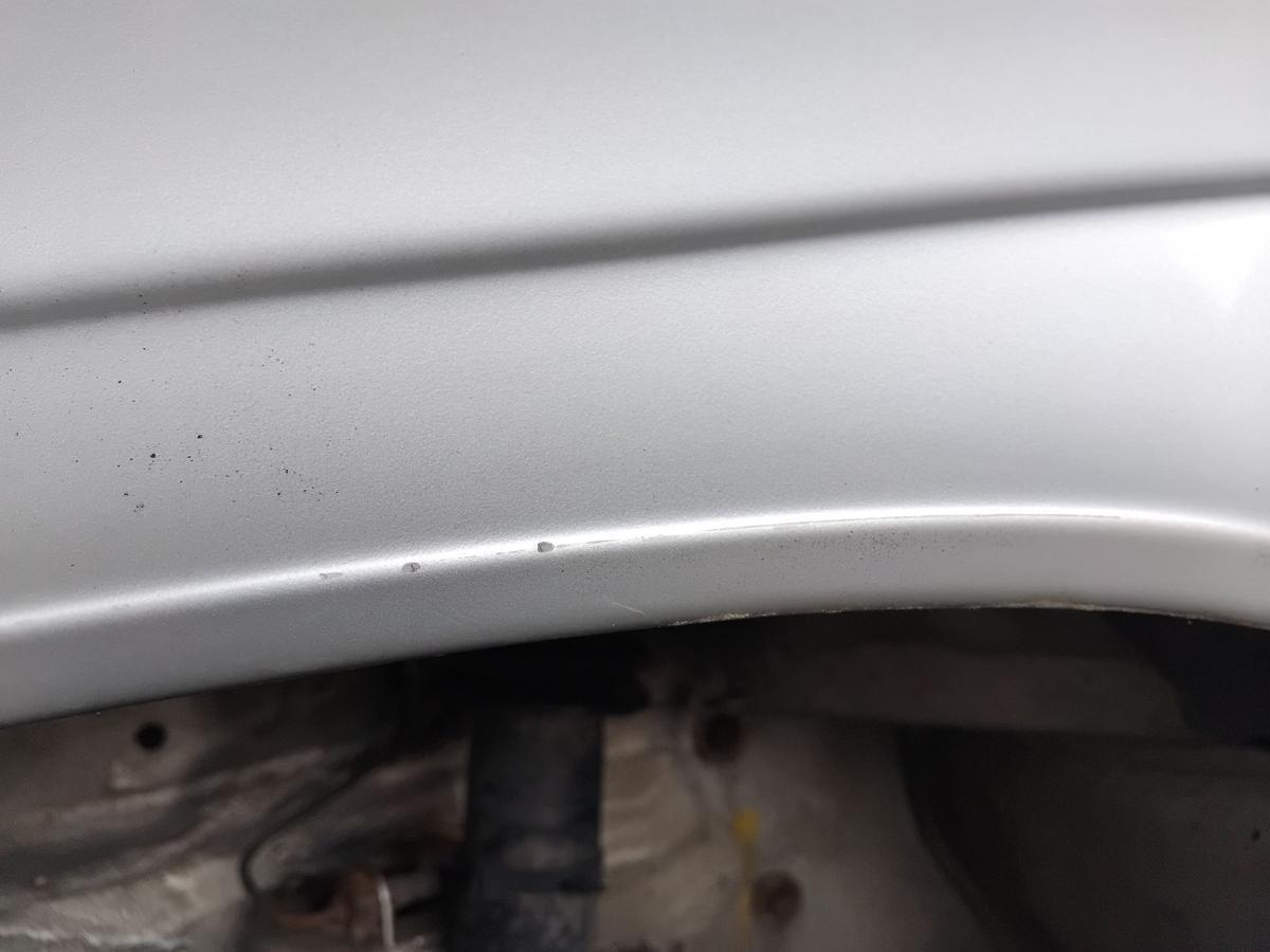 Mercedes Benz 190 W201 orig Kotfl&uuml;gel vorn links 744 brillantsilber MOPF BJ1991