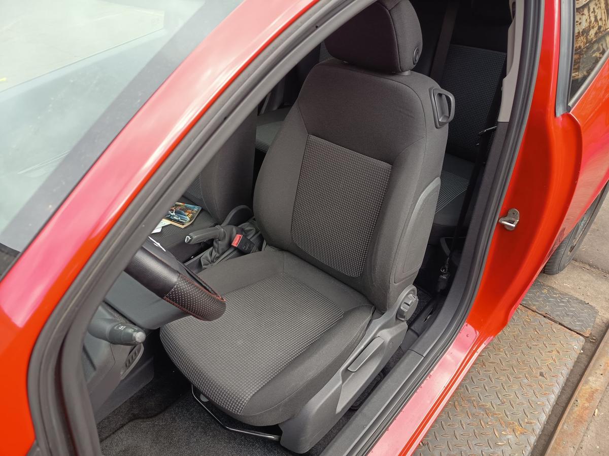 Opel Corsa D original Sitz vorne links 3 T&uuml;rer Stoff Baujahr 2009