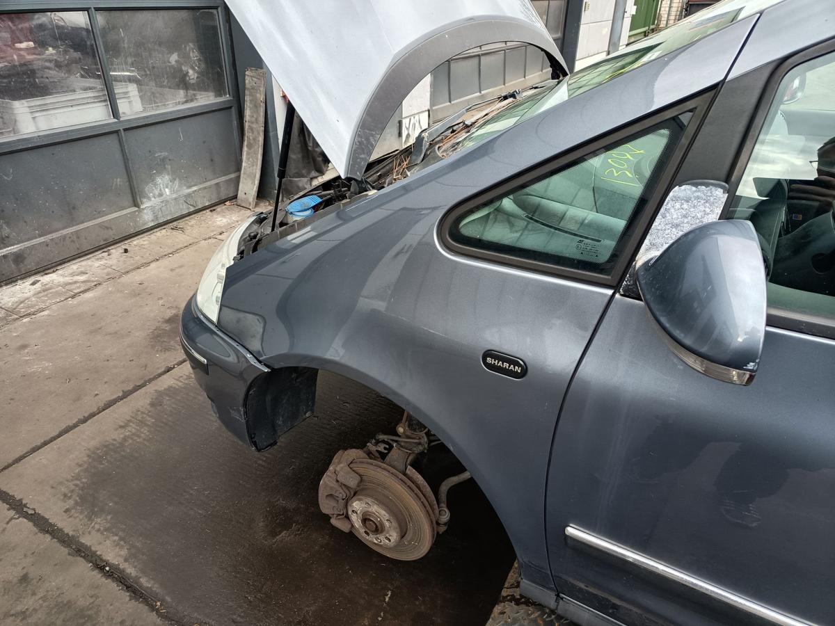 VW Sharan original Kotfl&uuml;gel links LR7K Grau Baujahr 2009