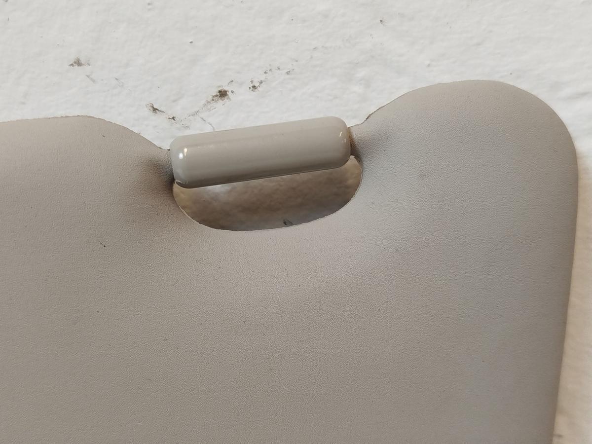 Nissan Leaf ZE1 40kWh Sonnenblende vorn links Fahrerseite mit Spiegel