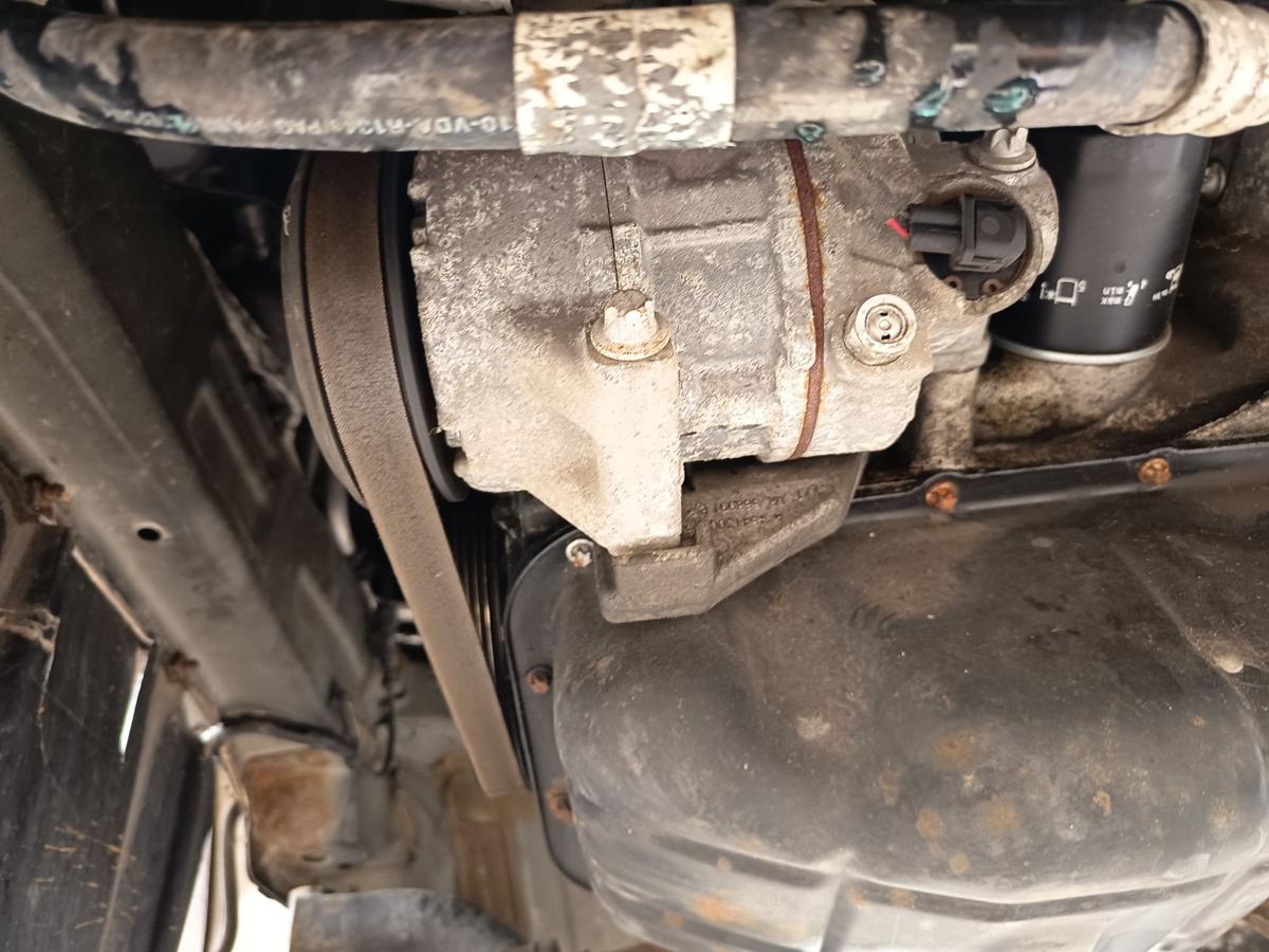 Mitsubishi Colt Z30 orig Klimakompressor GE447220-9687 1,1L 55KW Benzin Bj 2007