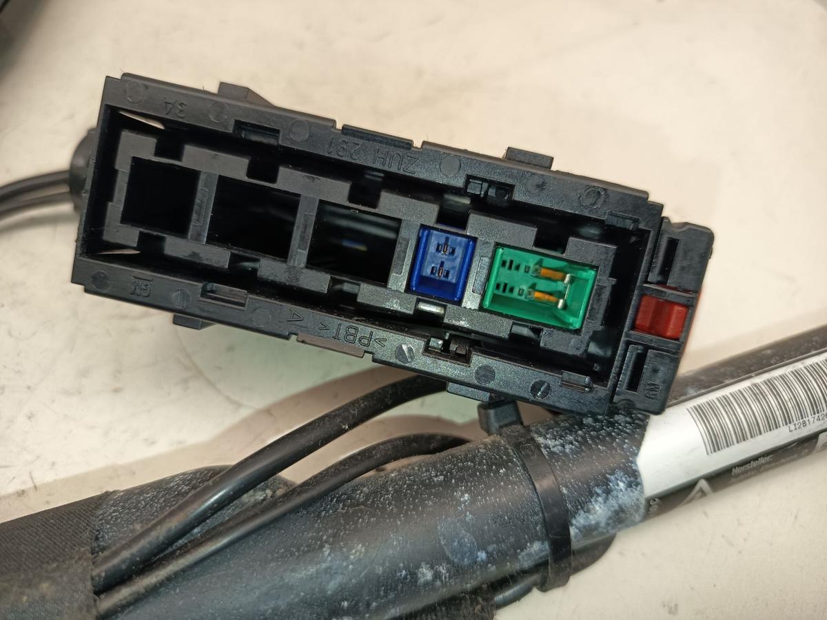 Opel Corsa D original Gurtschloss vorn links Fahrerseite Baujahr 2011