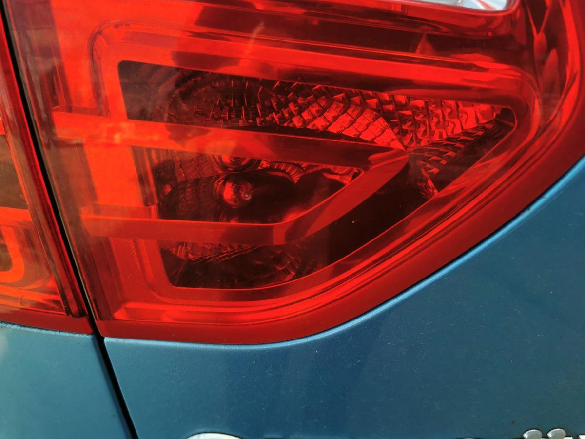 Citroen C4 Picasso U Rückleuchte Schlussleuchte Rücklicht innen links 5 Sitzer
