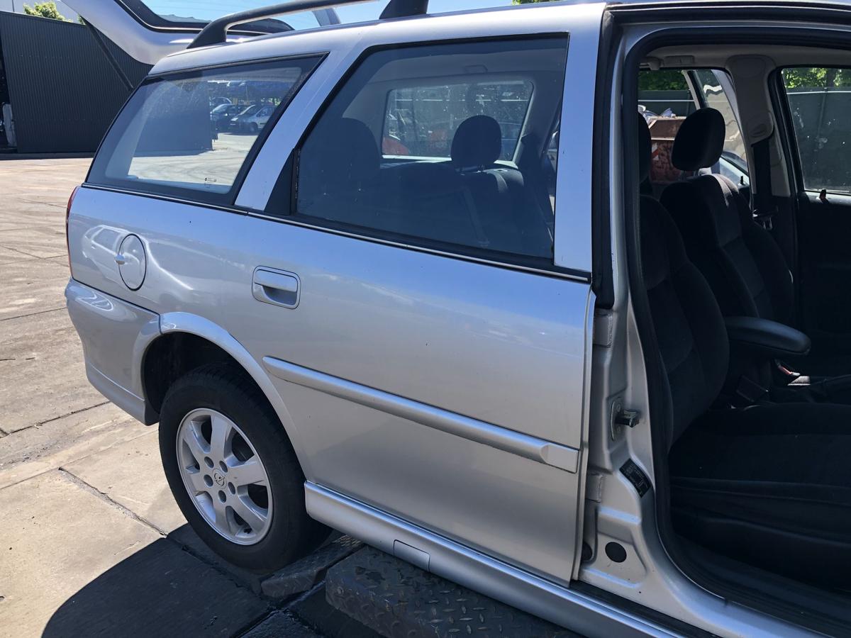 Opel Vectra B Caravan original Tür hinten rechts Fond L147 Starsilber Bj 2001