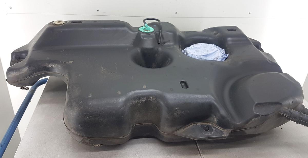 Dacia Duster Kraftstofftank Kraftstoffbehälter 8200627963 Bj2012 1,5DCI 66kw 2WD