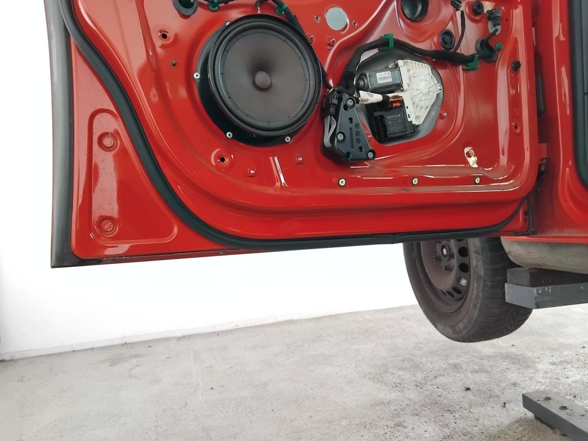 VW Golf 5 1K T&uuml;r vorn links Fahrert&uuml;r tornadorot LY3D 5-t&uuml;rig BJ2004 Flie&szlig;heck