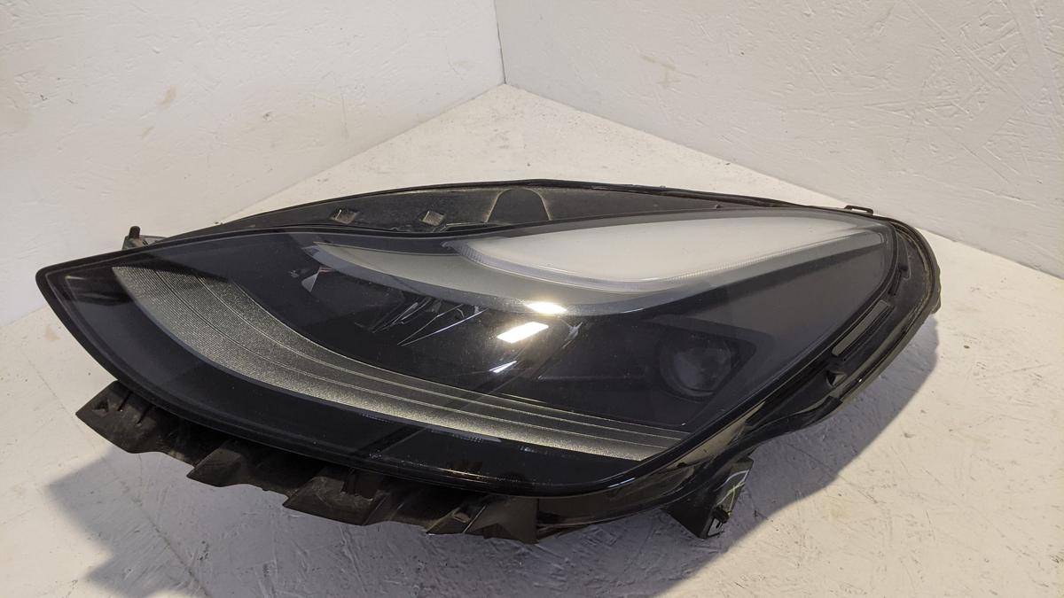 Tesla Model Y Scheinwerfer vorn links LED Hauptscheinwerfer Lampe Licht Hella