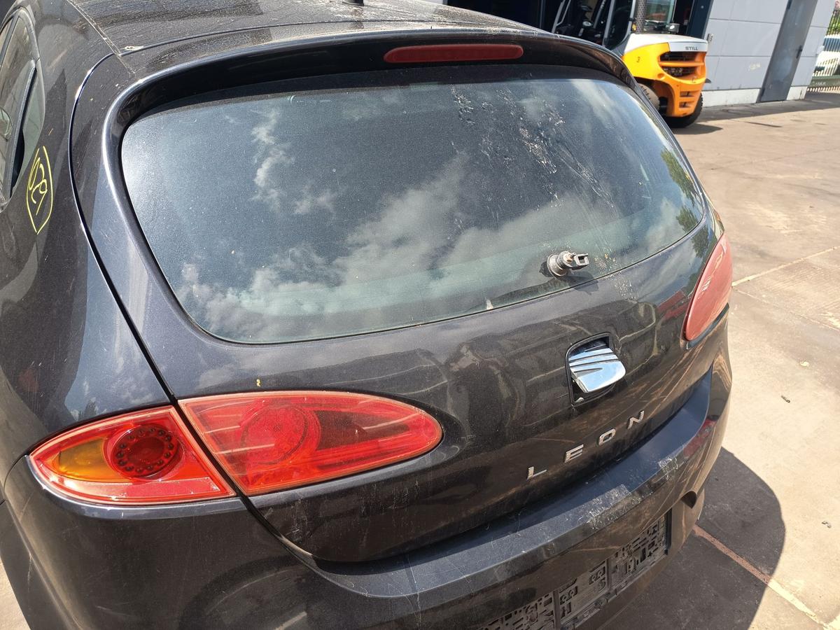 Seat Leon 1P original Heckklappe mit Scheibe LC9Z Black Magic Bj 2006
