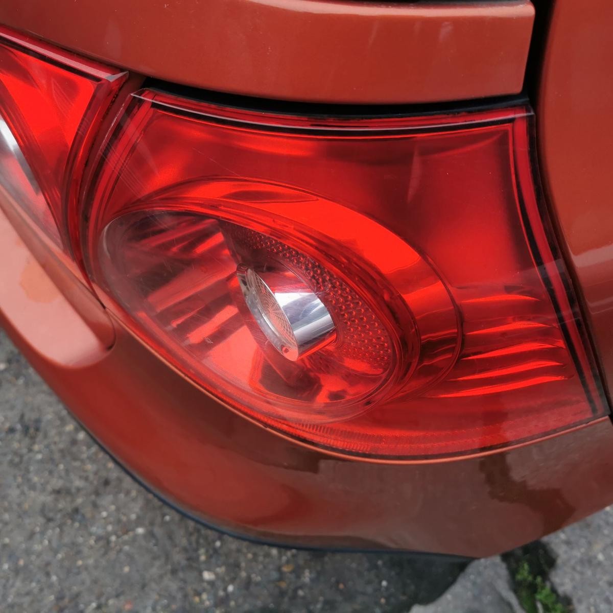 VW Golf V 5 1K Rückleuchte Schlussleuchte Lampe hinten aussen rechts 5 Türer