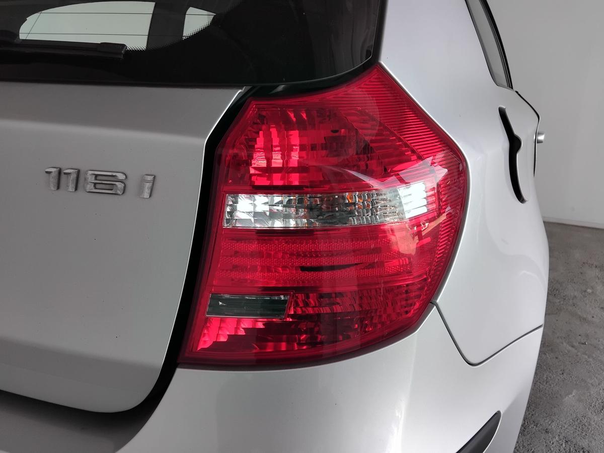 BMW 1er E81 E87 LCI original Rückleuchte Heckleuchte rechts Facelift BJ2008